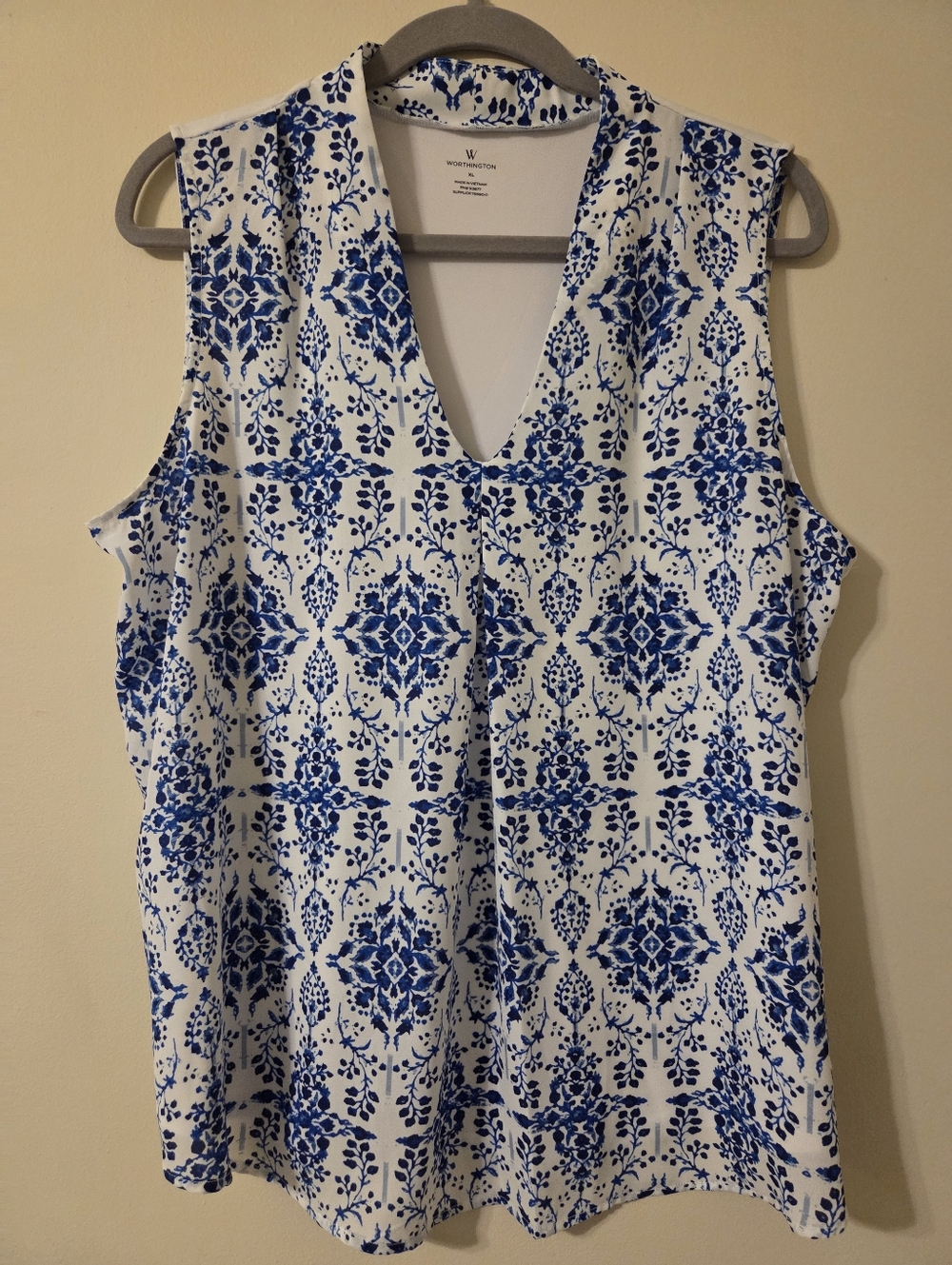 Worthington Sleeveless Blouse